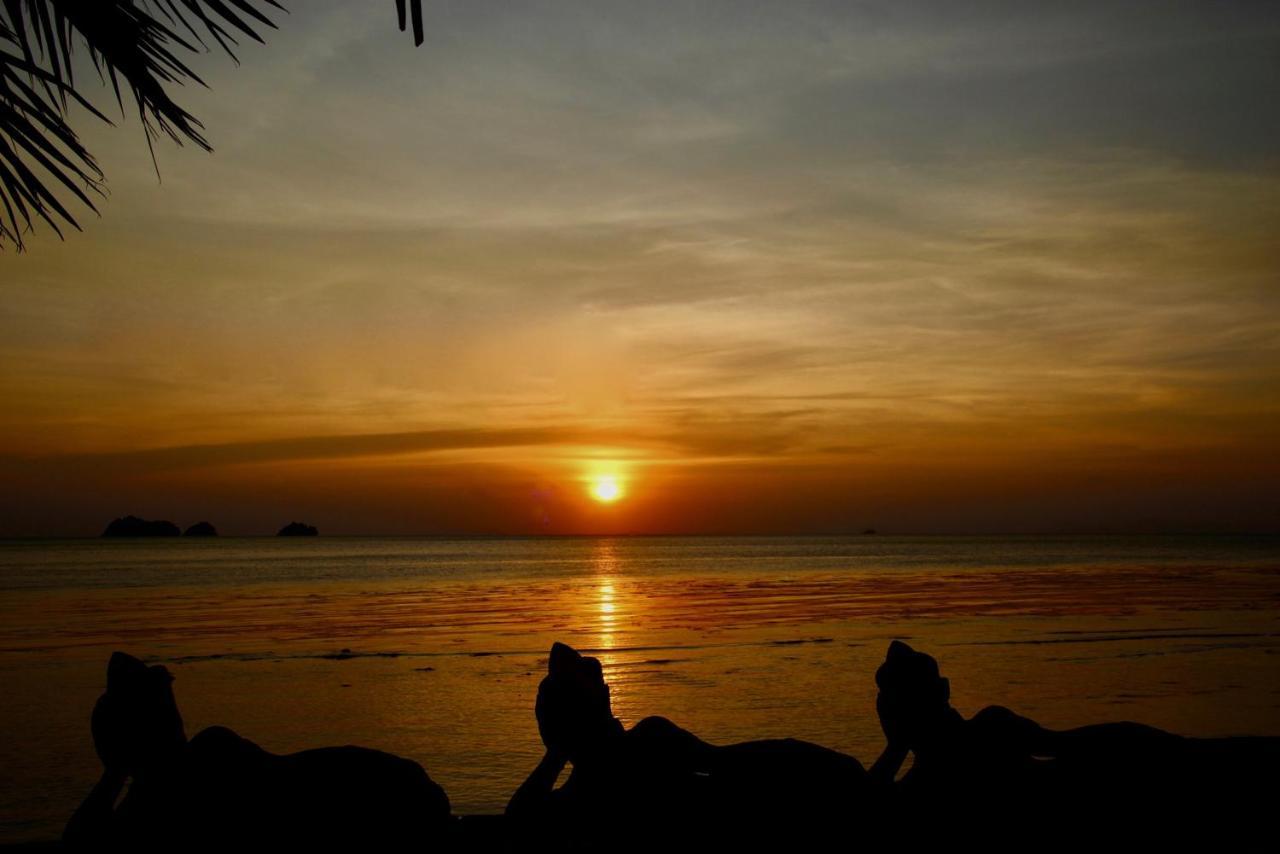 Sibaja Palms Sunset Beach Luxury Villa Taling Ngam  Exterior photo